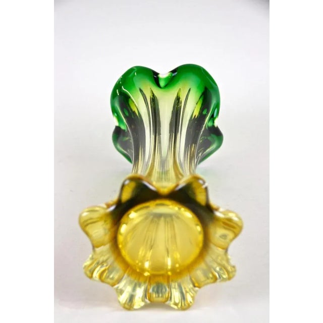 Mid-Century Italian Vase in Green Yellow Murano Glass, 1960 For Sale - Image 14 of 16