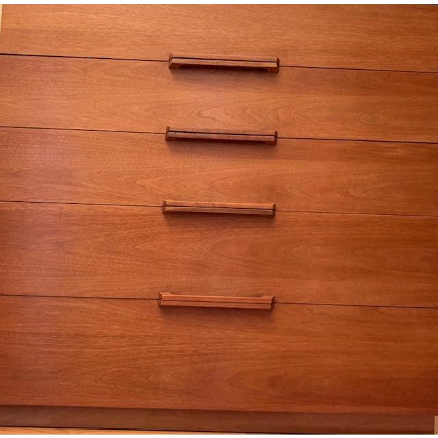 Mid-Century Modern 1950s Ramseur Mid Century Modern 5 Drawer Dresser W Glass Top For Sale - Image 3 of 18