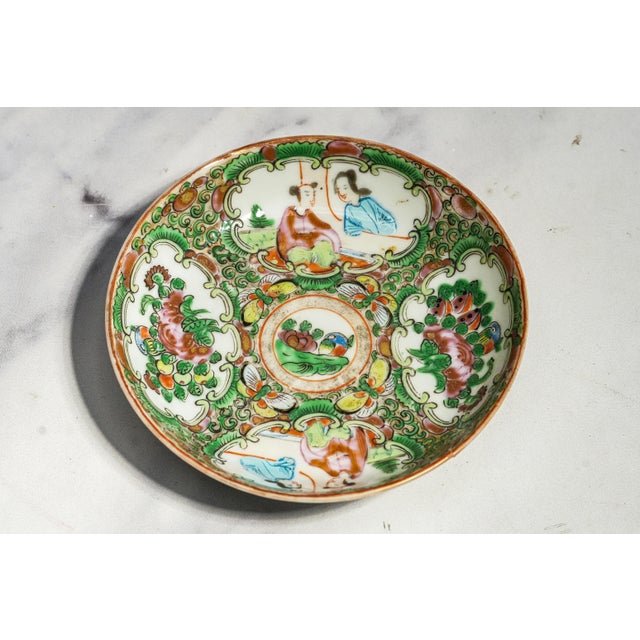 Wonderful Collection (4) Antique Chinese Export Small Rose Medallion Porcelain Plates Hand Painted Famille Rose Chinoiserie Home Decor For Sale In New York - Image 6 of 18