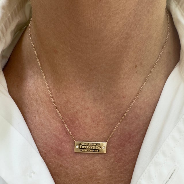 Tiffany & Co. Return to Tiffany 18k Yellow Gold Diamond Bar Pendant Necklace For Sale - Image 9 of 10