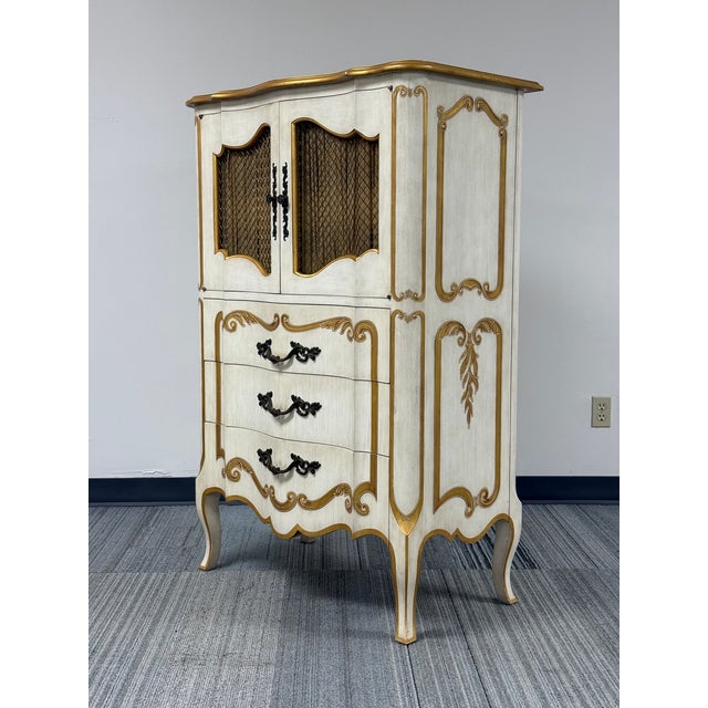 French Provincial John Widdicomb "Classic" French Provincial 6-Dr Tall Chest / Dresser For Sale - Image 3 of 9