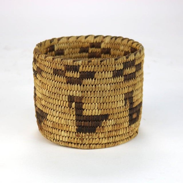 Native American Art Vintage Southwest Native American Figural Woven Reed Basket 20thC For Sale - Image 4 of 7