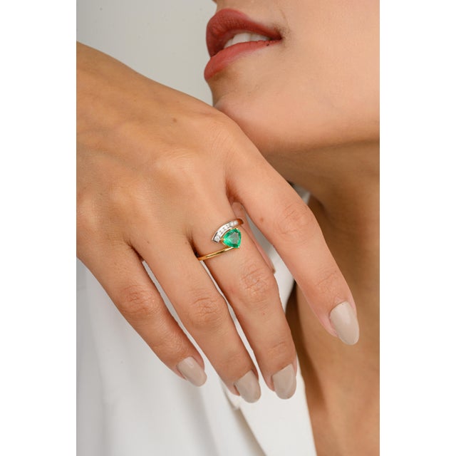 Not Yet Made - Made To Order Green Emerald & Diamond Wedding Ring Size 7 For Sale - Image 5 of 11