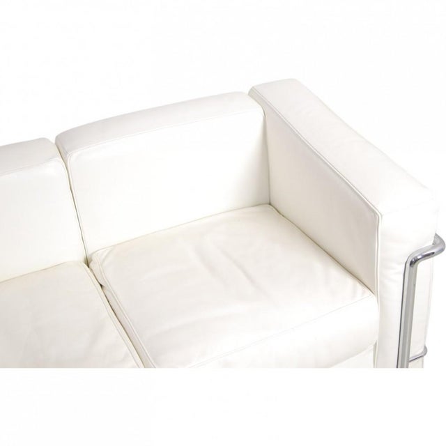 White LC2 2-Seater Sofa in White Leather by Le Corbusier For Sale - Image 8 of 18