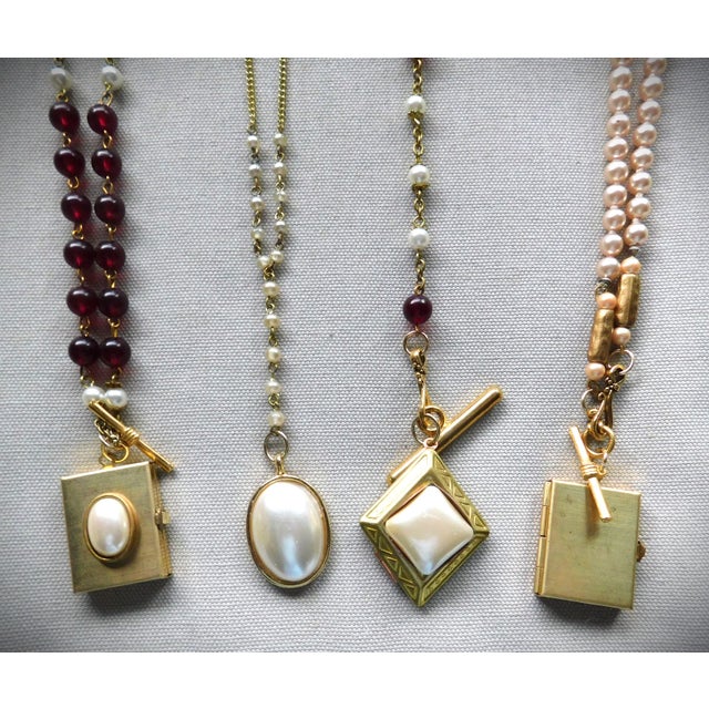 Metal Vintage Gold Locket, Four Photo, Wine and Pearl Bead Chain, Toggle Bar, Oval Bezeled Pearl For Sale - Image 7 of 14