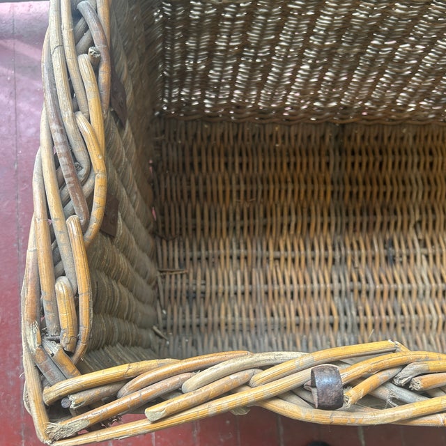 Extra Large 19th Century French Willow Trunk For Sale - Image 9 of 12