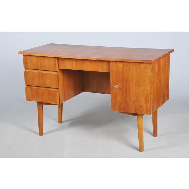 Mid-Century Writing Desk in Walnut, Czech, 1950 For Sale - Image 12 of 12