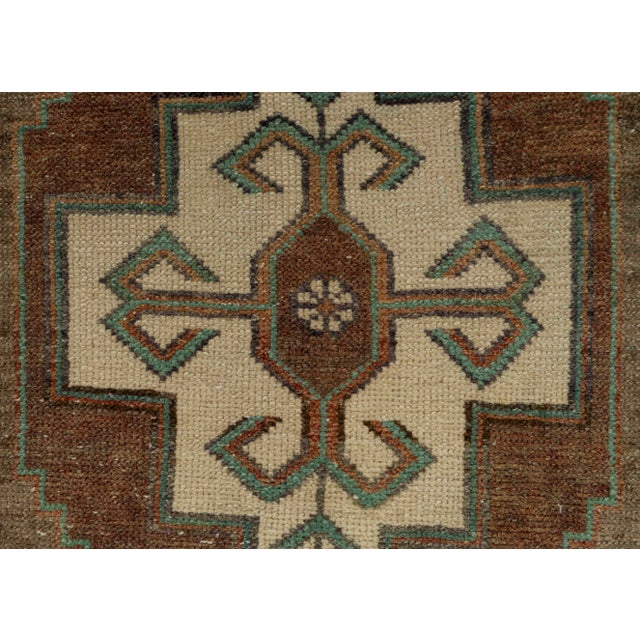 Turkish Mini Rug Oriental Hand Knotted Vintage Rug 1'7" x 2'11" #21274 For Sale - Image 4 of 8