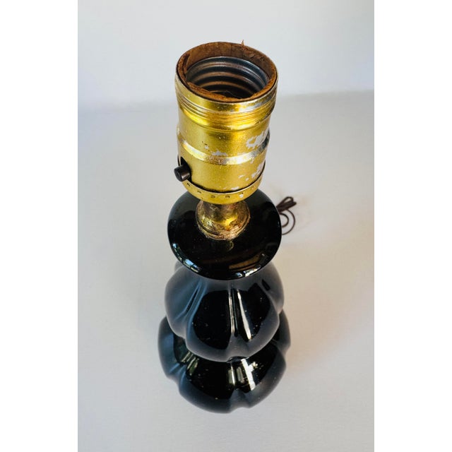 1960's Mid-Century Modern Glossy Black Ceramic Gold Spatter Table Lamp 16.25" For Sale - Image 4 of 7
