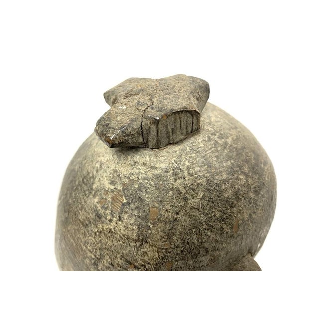 1960s Tribal Sculpture of a Squatting Man For Sale In New York - Image 6 of 10