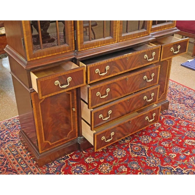 1980s Councill Craftsman Inlaid Regency Style China Cabinet Bookcase Breakfront For Sale - Image 9 of 18
