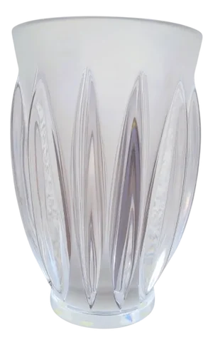 Courchevel Vase from Lalique