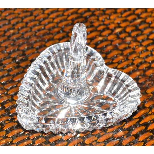 Transparent Late 20th Century Waterford Crystal Ribbed Ring Dish Heart Shape Starburst Base For Sale - Image 8 of 12