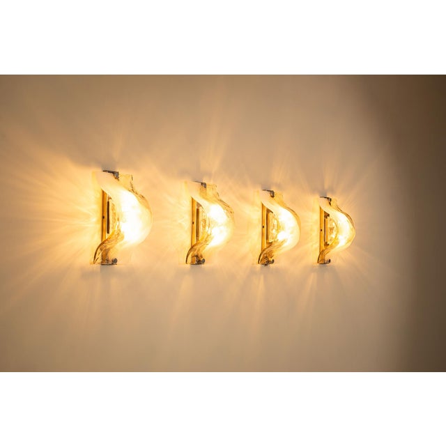 1970s LP 276 Wall Lamps in Cast Glass by Carlo Nason for Mazzega, Italy, 1970s, Set of 4 For Sale - Image 5 of 18