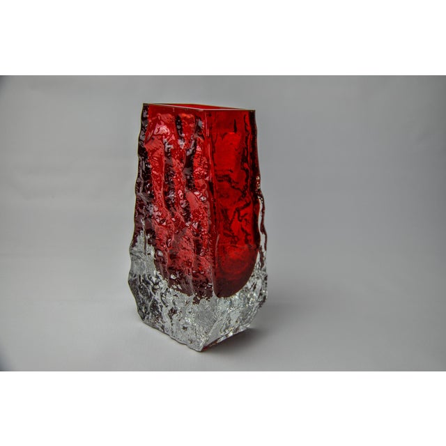 Glass Sommerso Red Ice Cube Effect Vase from Seguso, Murano, Italy, 1970 For Sale - Image 7 of 8