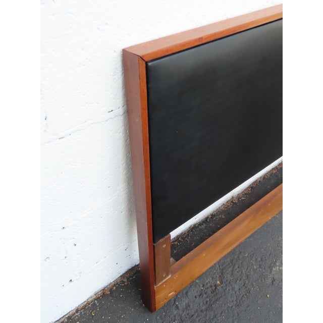 Mid 20th Century Knoll Mid Century Modern King Size Upholstered Headboard 6598 For Sale - Image 5 of 17