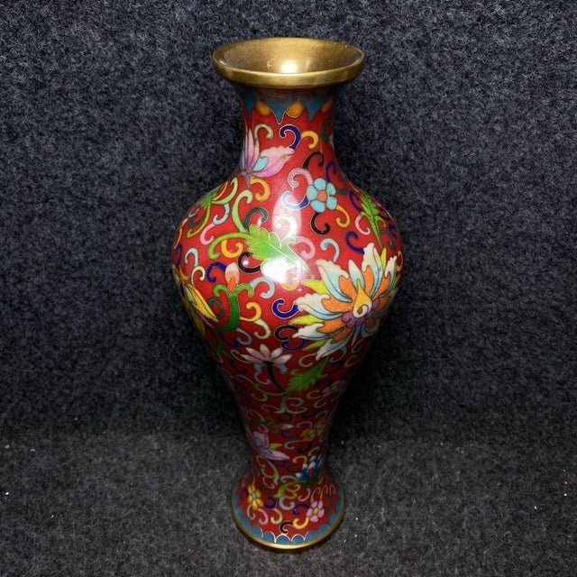 Late 19th Century Pair of Cloisonné Enamel Floral Vases in Presentation Box For Sale - Image 9 of 9