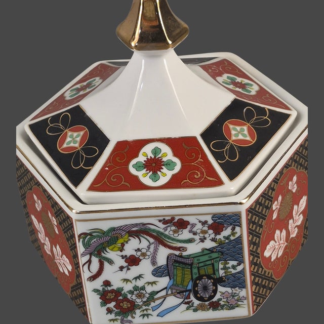 Late 20th Century Vintage Hexagonal Japanese Imari-Style Covered Trinket, Candy Dish For Sale - Image 5 of 9