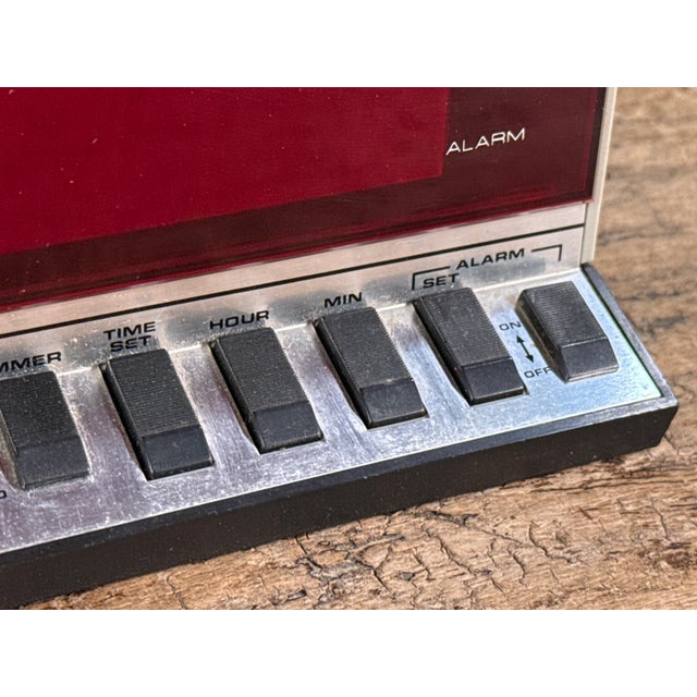 Vintage 1980's Retro Spartus Electronic Digital Alarm Clock For Sale In Providence - Image 6 of 8