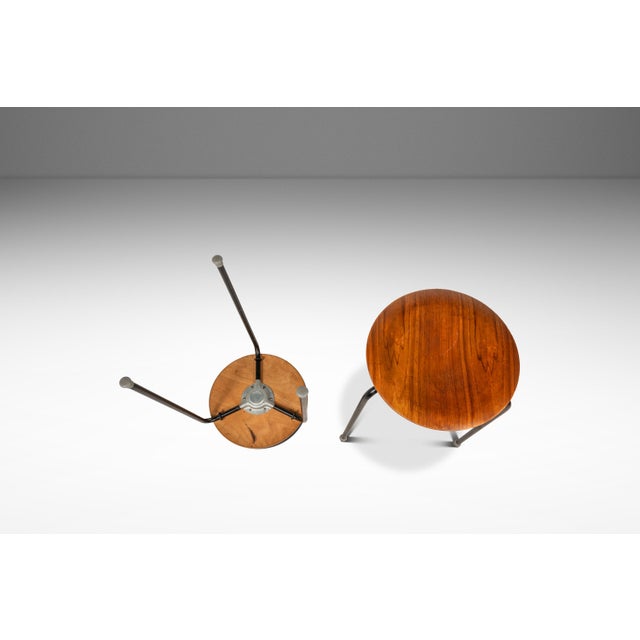 Fritz Hansen Set of Two (2) Early Model 3170 "Dot" Stools / Nesting Tables by Arne Jacobsen for Fritz Hansen, Demark, C. 1960s For Sale - Image 4 of 18