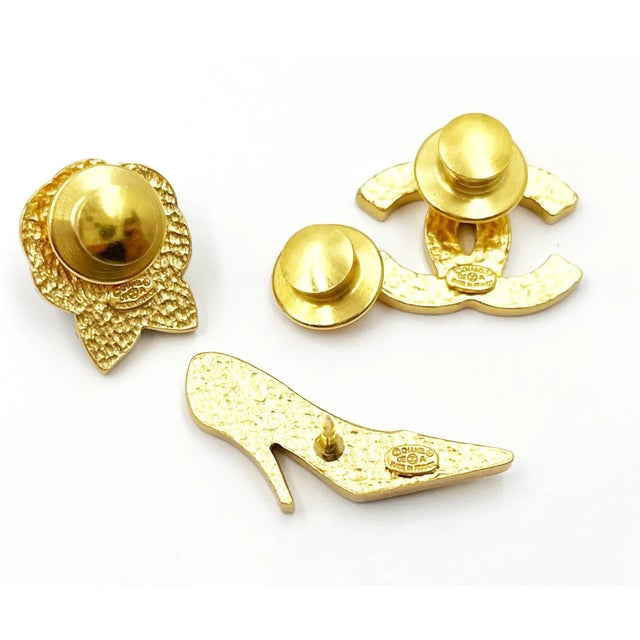Contemporary Chanel Vintage Gold Plated Black CC Heel Camellia Pins - 3 Pieces For Sale - Image 3 of 3