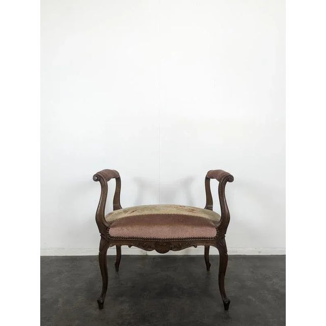 Louis XV Style Piano Bench, in Very Good conditions.