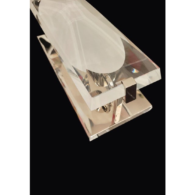 2020s Visual Comfort for Kate Spade Castle Peak Frosted Glass 1 Light Bathroom Vanity Faceted Sconce Light Fixture For Sale - Image 5 of 11