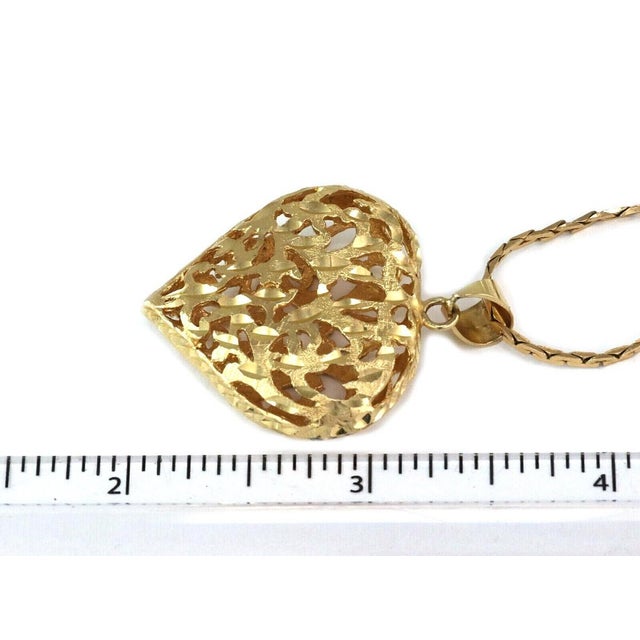 Mid 20th Century Filigree Puff Heart 14k Yellow Gold Pendant & Long Chain Necklace For Sale In Miami - Image 6 of 6