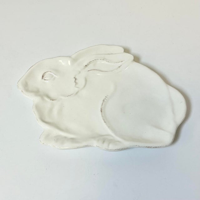 Late 20th C. Hollywood Regency Boho Chic White Glazed Terra Cotta Ceramic Bunny Plate For Sale - Image 4 of 6