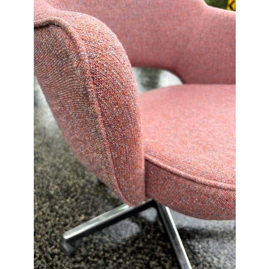 Eero Saarinen for Knoll Executive Armchair, Mid-Century Modern For Sale In Philadelphia - Image 6 of 9