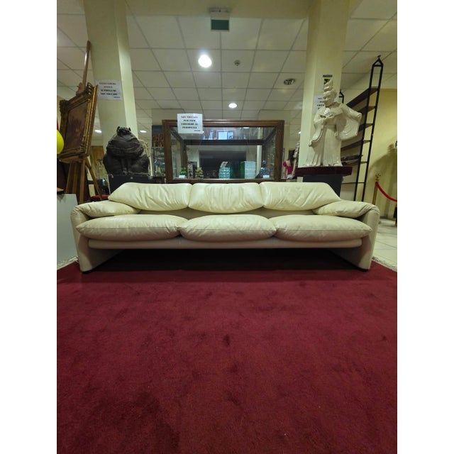 Cassina Maralunga Three-Seater Sofa in Leather by Vico Magistretti for Cassina, 1970s For Sale - Image 4 of 13