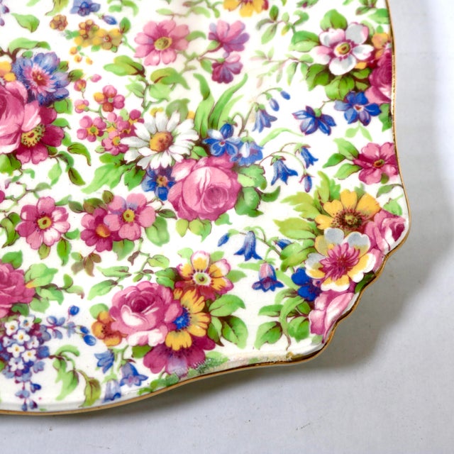 Add a touch of classic English countryside charm to your table or display cabinet with this authentic, mid-century Royal...