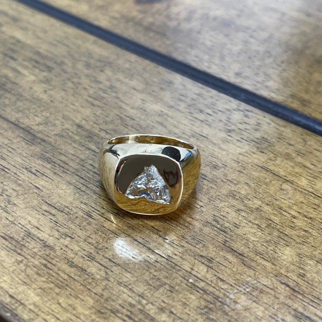 Gia Certified 1.27ct Horse Modified Brilliant L Si1 Diamond Ring in 18k Gold, Size 6 For Sale - Image 10 of 13