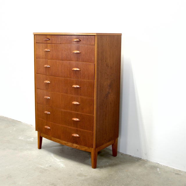 Wood 1950s Danish Teak 8 Drawer Tall Dresser W/ Curved Front For Sale - Image 7 of 14