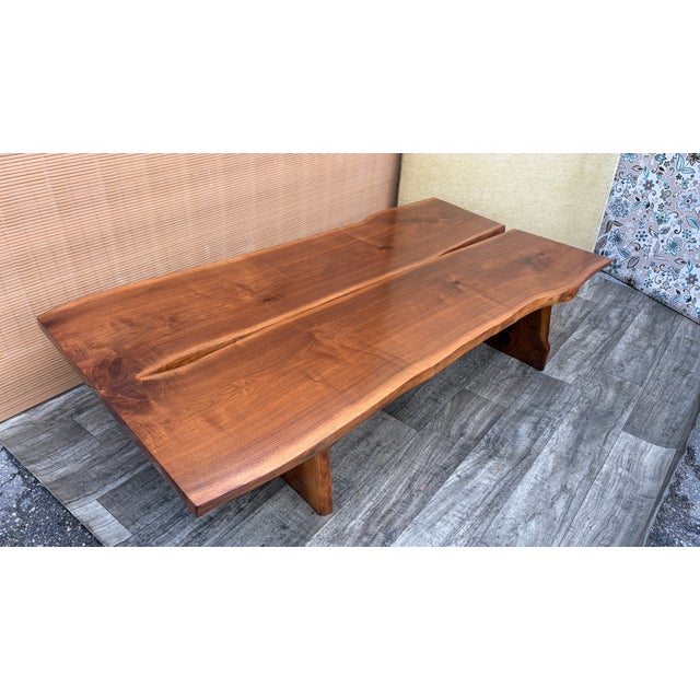 1980s Organic Live-Edge Solid Wood Coffee Table in the Mira Nakashima Style. Circa 1980s. For Sale - Image 5 of 15