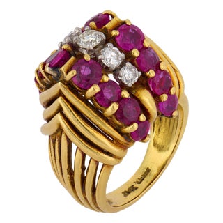 Vintage 3.20 Carat Ruby Diamond 18k Yellow Gold Cocktail Ring, Size 5 For Sale