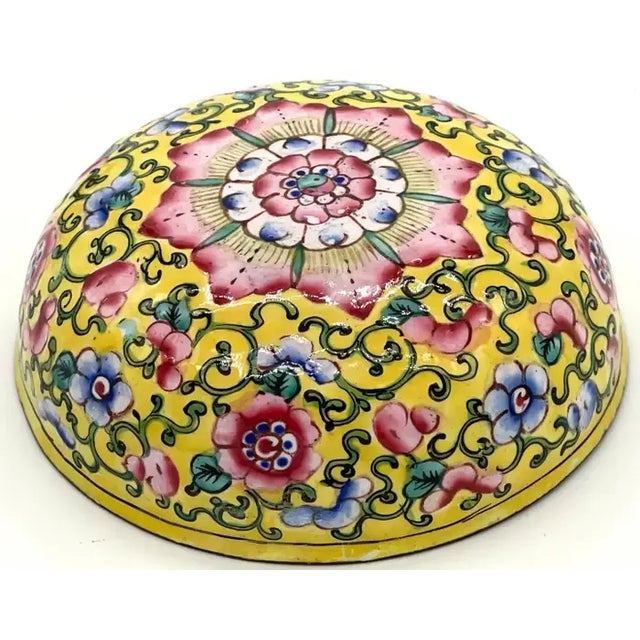 Mid 20th Century Chinese Export Yellow Floral Beijing Enamel Round Box For Sale - Image 10 of 12