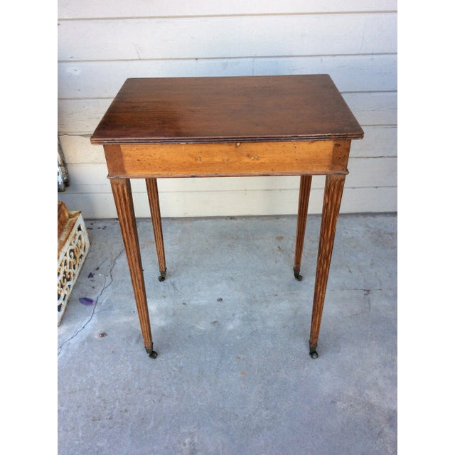 Early 20th Century English Pine Side Table For Sale - Image 4 of 13