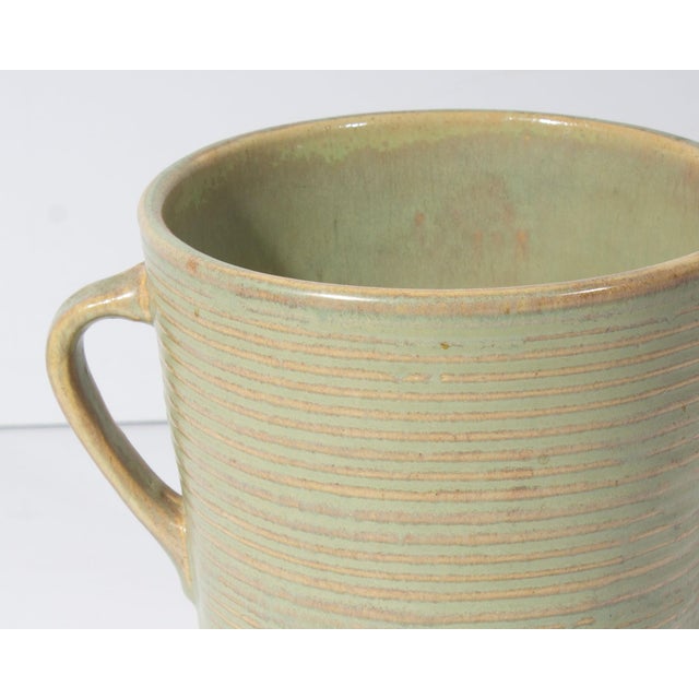 Early 20th Century Monmouth Western Stoneware Ribbed Double Handle Vase For Sale - Image 5 of 8
