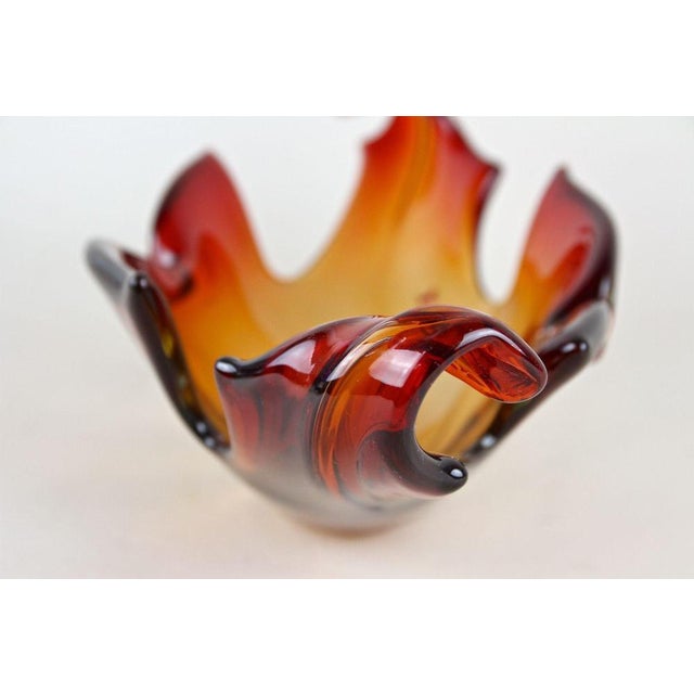 Mid-Century Murano Glass Bowl in Amber, Orange, and Red Tones, Italy, 1960s For Sale - Image 14 of 18