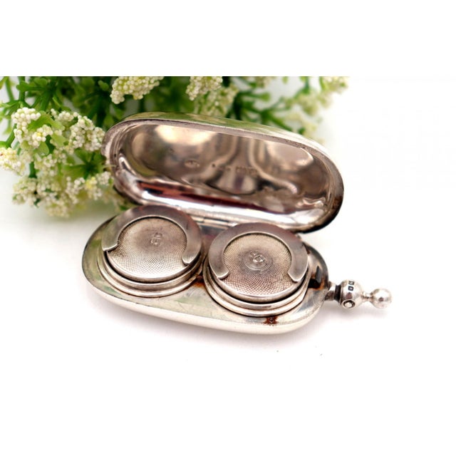 Plain Silver Pound Holder, in Good conditions. Designed 1920 to 1949