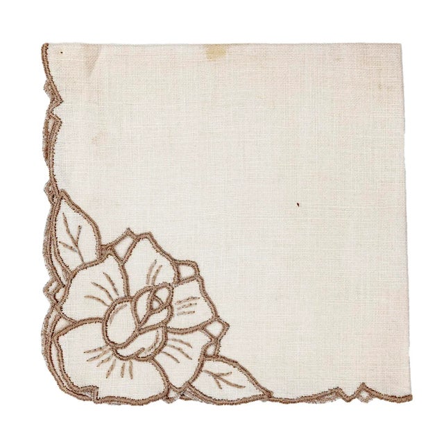 Ecru Vintage Linen Luncheon Napkins With Embroidered Flower Motif- Set of 8 For Sale - Image 8 of 9
