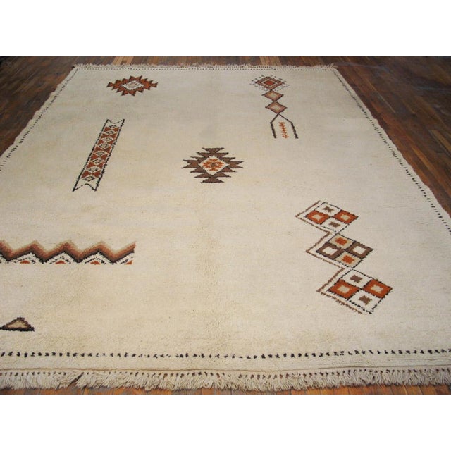 Mid 20th Century Moroccan Carpet ( 9' 10" x 13' - 300 x 395 cm ) Vintage Moroccan - Rabat Room Size Wool Ivory Rug, Circa...