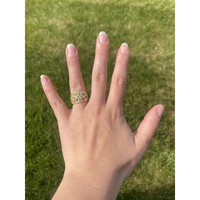 1ctw Diamond Filigree Wide Band, 18k Yellow Gold, Ring Size 5.5 For Sale In Greensboro - Image 6 of 6