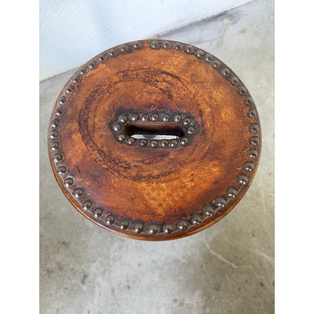 Brown Oak Tripod Shepherds Stool, 1960s For Sale - Image 8 of 14