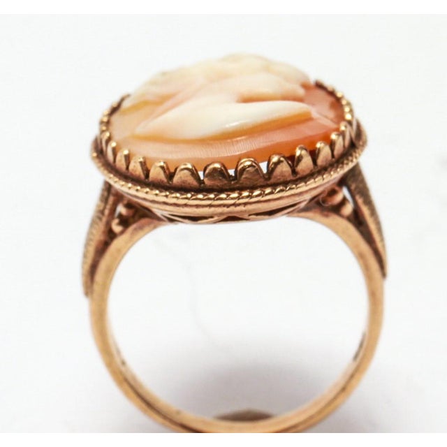 Vintage 10k Yellow Gold & Carved Shell Cameo Ring For Sale In New York - Image 6 of 11