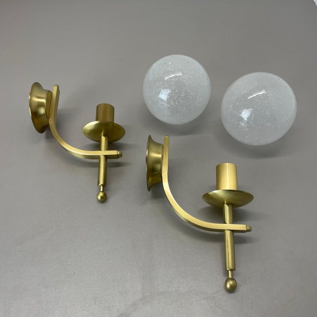 Minimalist Brass and Glass Ball Wall Light Sconces, Italy 1970s, Set of 2 For Sale - Image 16 of 17