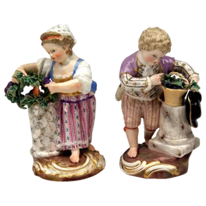 Model F 24 Children Figurines, 1870, Set of 2