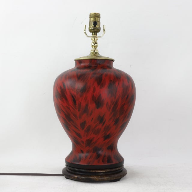 Pair of Vintage Hand Painted Red and Black Tortoiseshell Pattern Porcelain Table Lamps With Wood Bases For Sale - Image 4 of 12
