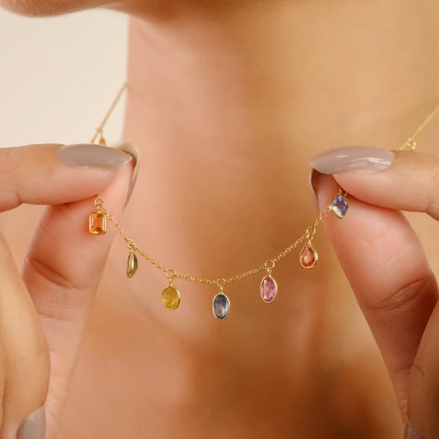 4.45 Ct Natural Multi Color Sapphire Fringe Necklace 18k Yellow Gold by VRJewels For Sale In New York - Image 6 of 13